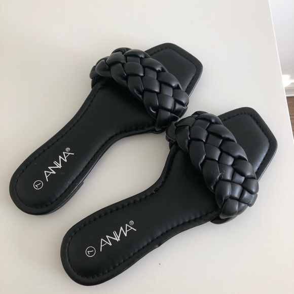 Black Braised Strap Leather Slide Sandals - Picture 3 of 10